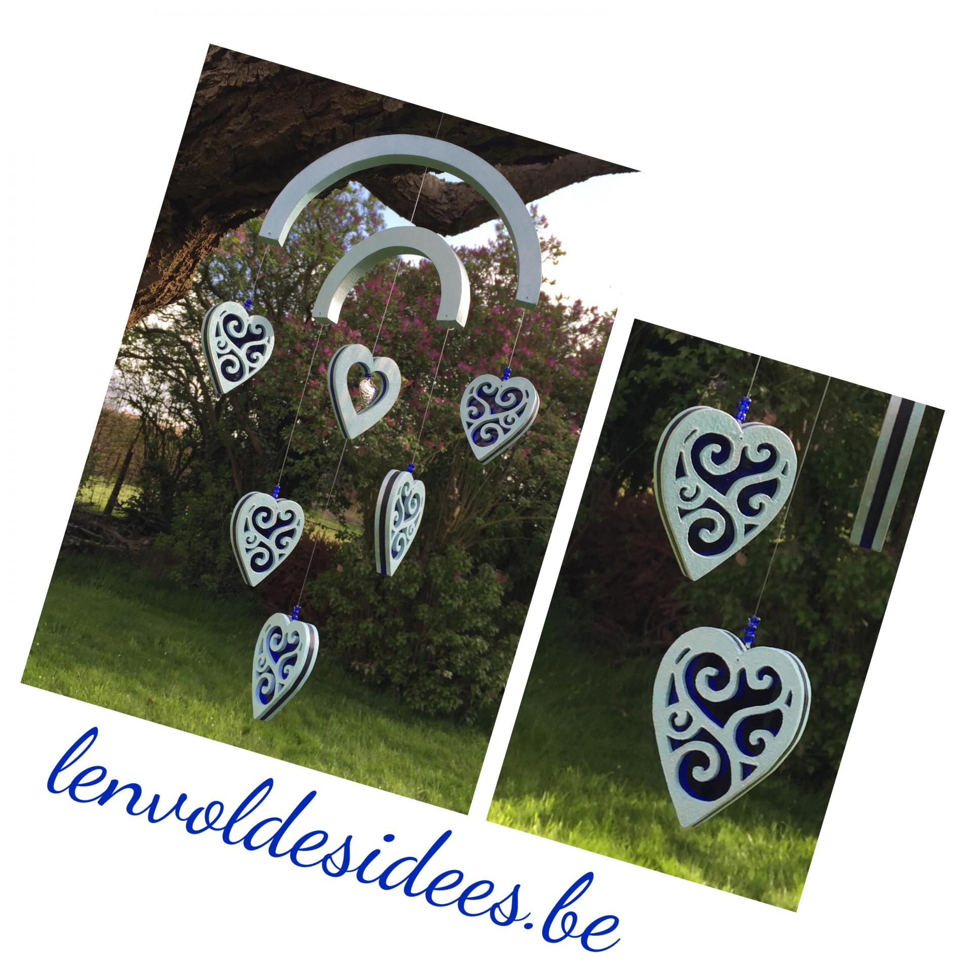 Mobile coeurs profil 1